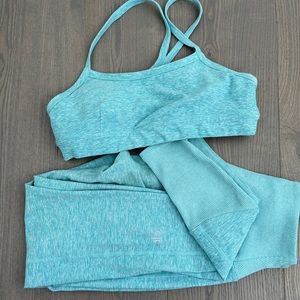 Alo Yoga Alosoft set in Blue Quartz